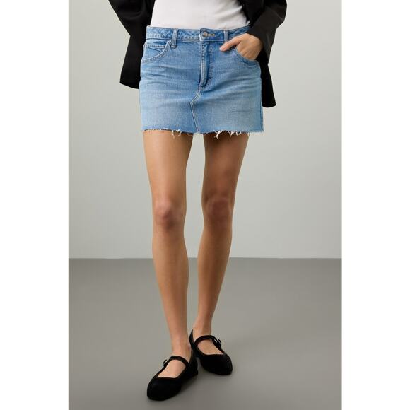 LEE Blue Medium Wash Cotton Denim Low Rise Mini Skirt Size 27 - Picture 2 of 9